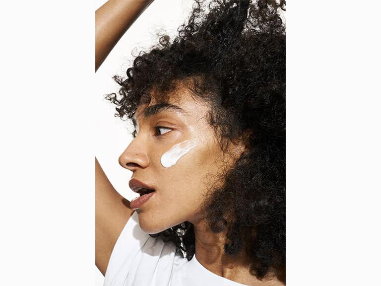 Resized Media/Dore LaCreme Full Lifestyle