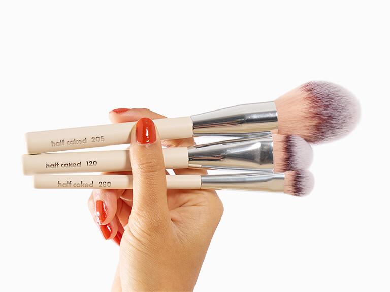 The Essentials: Face Collection 3 Piece Brush Set