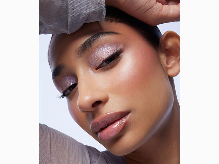 Midnight Shadows Lustrous Liquid Eyeshadow