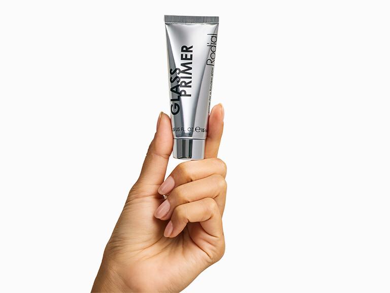 <p><strong>Size: </strong>15 ml, Deluxe Mini<br><strong>Product Type: </strong>Face Primer<br><strong>Why You'll Love It: </strong>For a visibly illuminated and natural complexion. Achieve a radiant glass-skin effect with this ultra-hydrating, dewy primer. Rodial’s Glass Primer works to deliver a flattering sheer glow to the skin by combining the light-scattering technology of microscopic glow spheres and nourishing effects of squalane and crambe abyssinica seed oil.<br><strong>How to Use It: </strong>Wear alone for a hydrated glowing veil or pair with makeup for a natural, luminous glass-skin base.<br><strong>About the Brand: </strong>RODIAL is a global luxury skincare and beauty brand founded by former beauty editor Maria Hatzistefanis. They focus on offering targeted treatments with instant results and long-lasting benefits.</p>
