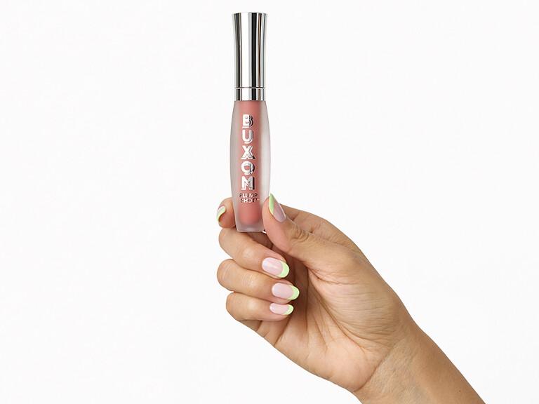 Resized Media/buxomplumpshot