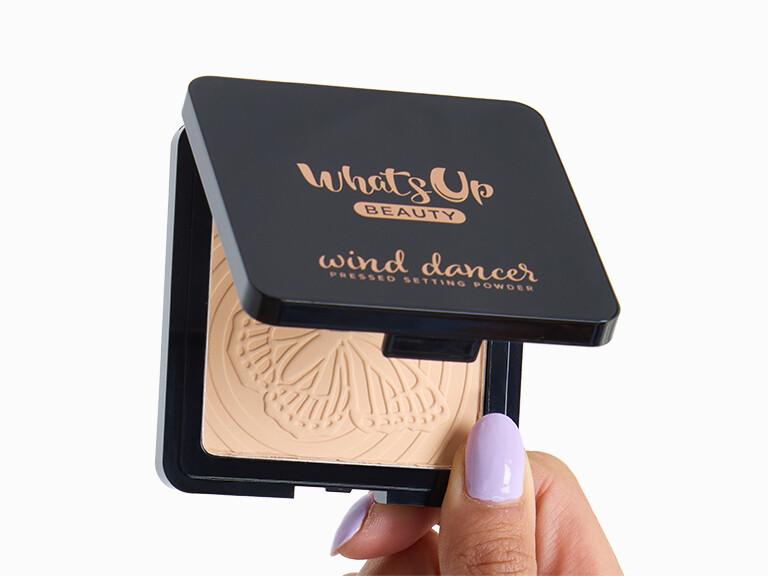 Resized Media/0225 BOXY Picks InHand WHATSUPBEAUTYWindDancerPressedSettingPowderlight 0900