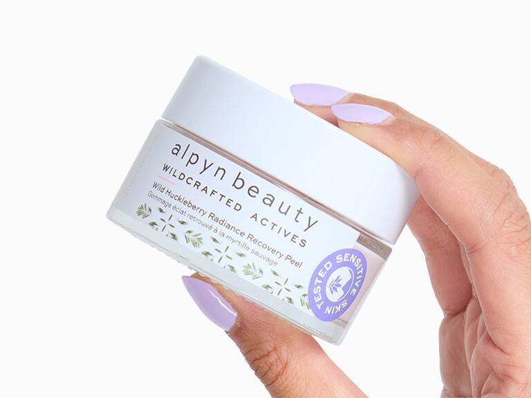 Resized Media/0225 GB AO InHand ALPYNBEAUTYWildHuckleberryRadianceRecoveryPeel 0695