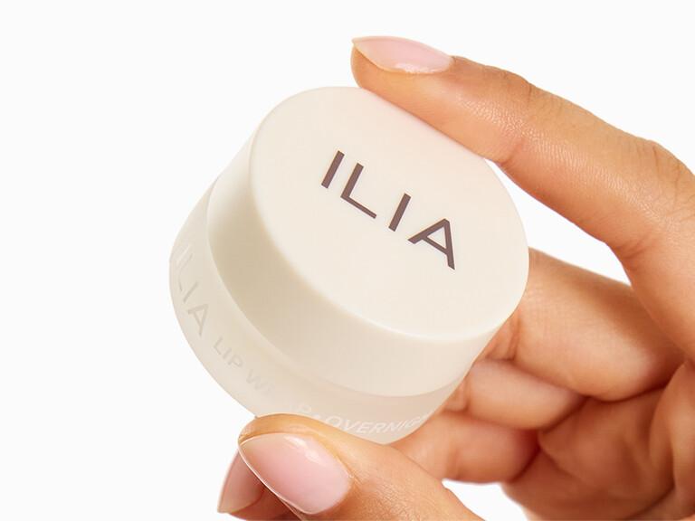 Resized Media/0226 EXTRA AO InHand ILIABEAUTY LipWrapOvernightMask 2880