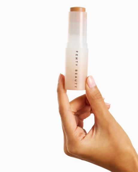 Resized Media/0226 EXTRA Choice FENTYBEAUTY EazeDropBlurSmoothTintStick05