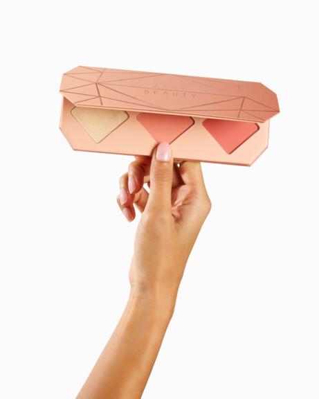 Resized Media/0226 EXTRA Choice THRBEAUTY CrystalChargedCheekPalette Amber 2814