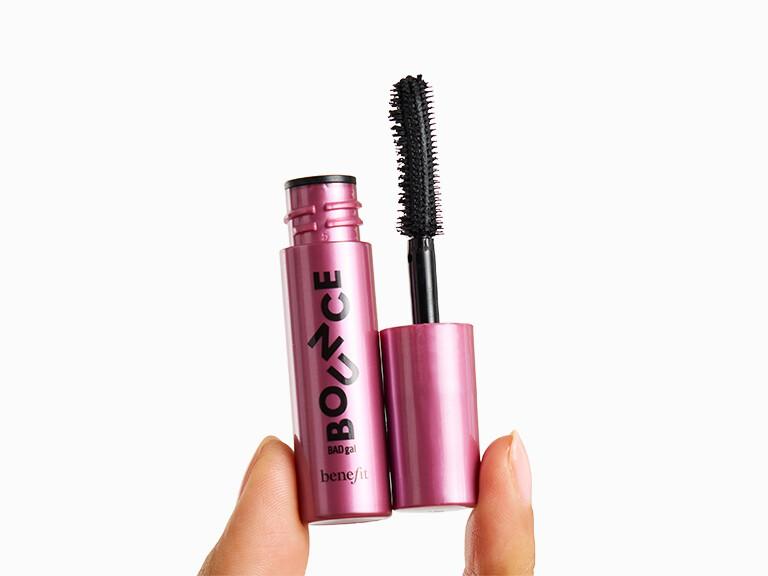 Resized Media/0226 OG AO InHand BENEFITBADgalBounceVolumizingMascara 2683