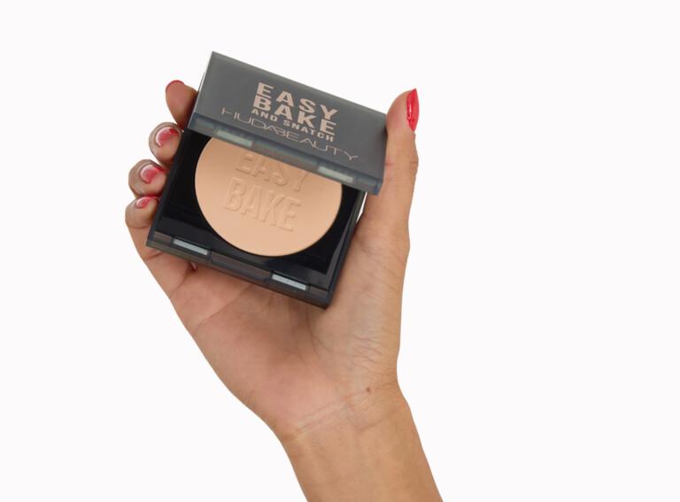 Resized Media/0325 BOXY Choice InHand HUDA BEAUTY Easy Bake Pressed Setting Powder Peach Pie 0497