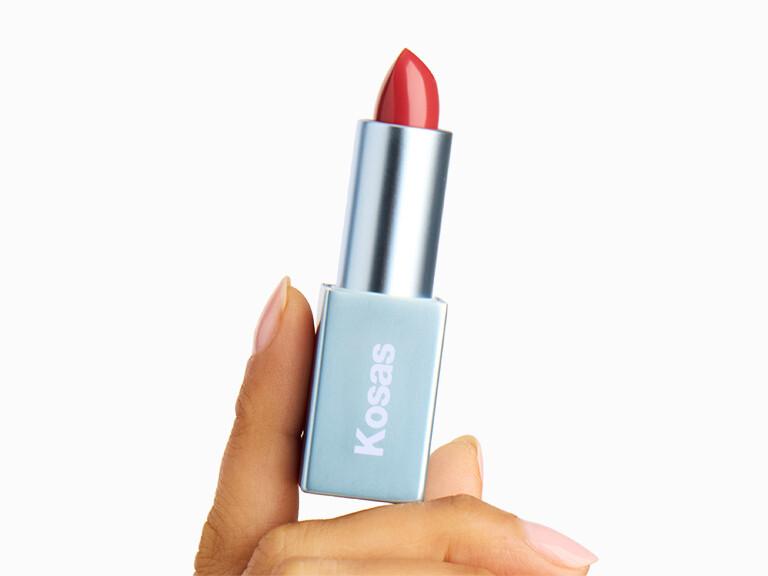 Resized Media/0426 EXTRA AO InHand KOSASWeightlessLipColorinStardust 4569