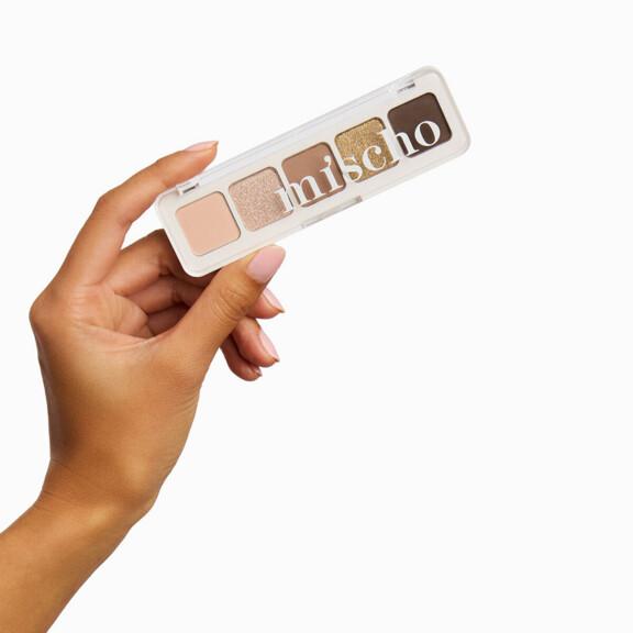 Resized Media/0426 OG Choice InHand MISCHO BEAUTY Eyeshadow Palette 01 4405 1