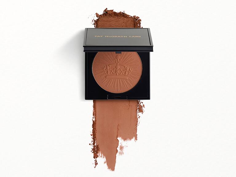 Resized Media/052124 PATMCGRATHLABSDivineBronzer InBronzeDivinity Swatch Slide90 4x3 8882