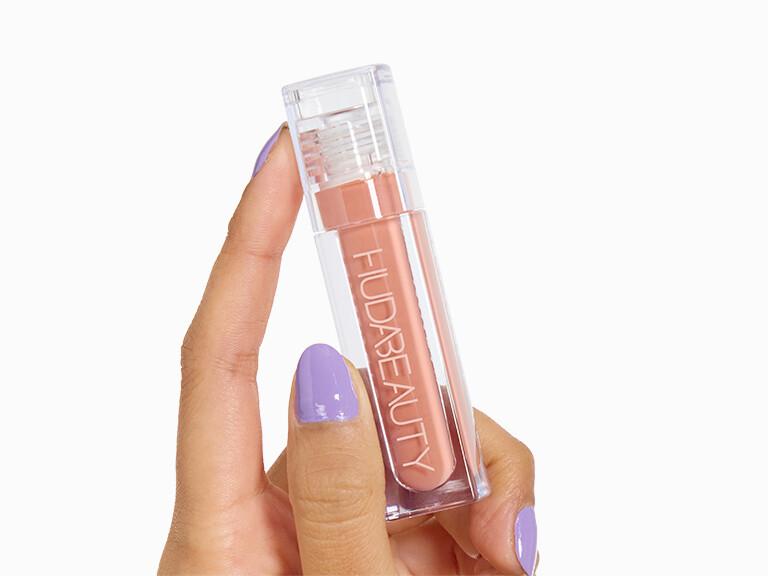 Resized Media/0525 BOXY Choice InHand HUDABEAUTYFauxFilterGloss Honey 6545