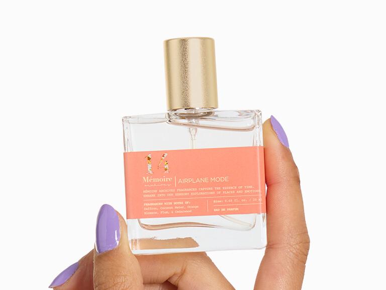 Resized Media/0525 BOXY Choice InHand MEMOIREARCHIVESAirplaneMode20ml 6571