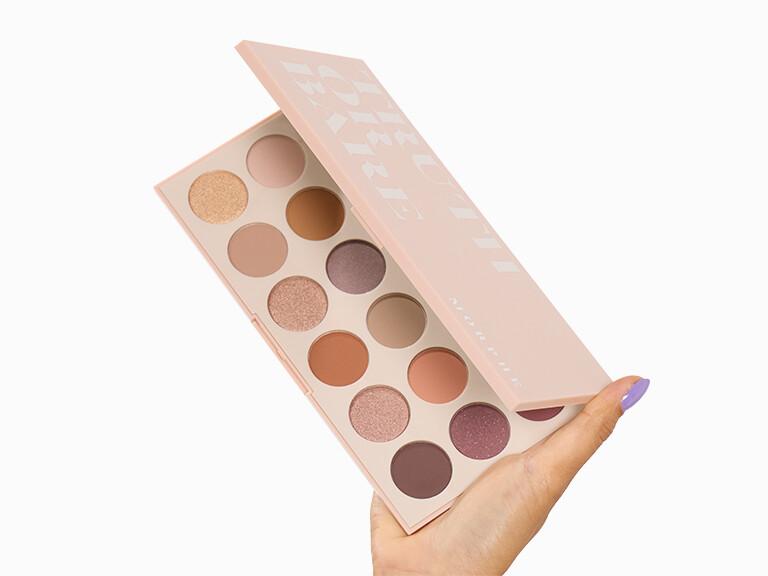 Resized Media/0525 BOXY Choice InHand MORPHE18TTRUTHORBAREARTISTRYPALETTE 6595