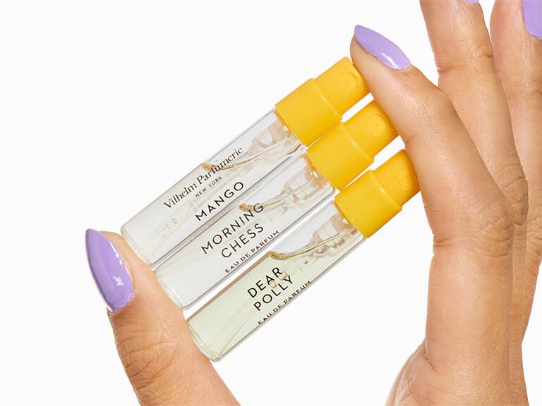 Resized Media/0525 GB AO InHand VilhelmParfumerieSamplerset Mango Dearpolly Morningchess 6280