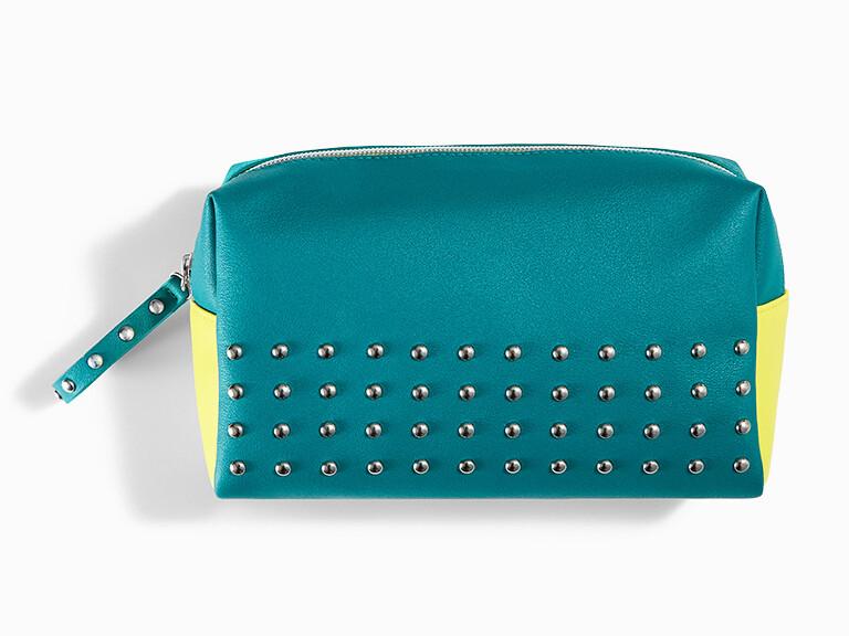 Resized Media/0625 GB PDPs SLIDE11 3x4 5872 BAG