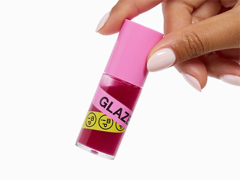 Resized Media/0725 BOXY Choice InHand INNBEAUTYPROJECTGlazeLipOil BerryJam 1374 1