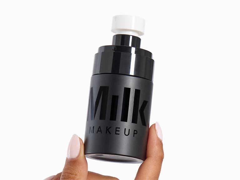 Resized Media/0725 GB AO InHand MILKMAKEUP PoreEclipseMatteSettingSpray 1518