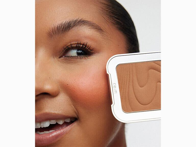 Hypernova Satin Matte Bronzer