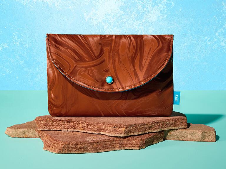 Resized Media/0825 LEMysteryBag Bag2 SLIDE19 1x1 2422PDP