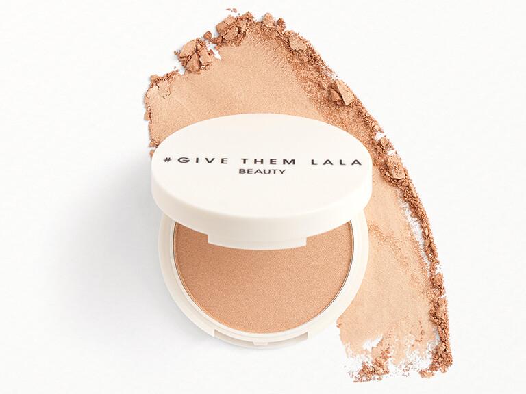 Resized Media/0923boxycharm GIVETHEMLALABEAUTYPressedHighlighterinShowstopper