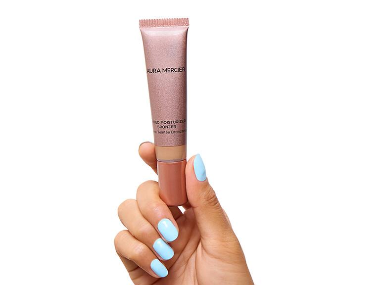 Resized Media/1124 BOXY Choice LAURA MERCIER Tinted Moisturizer Bronzer