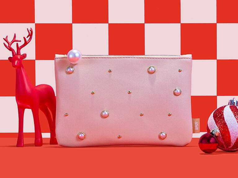 Resized Media/1124 Holiday2 MysteryBag4 1019728 1