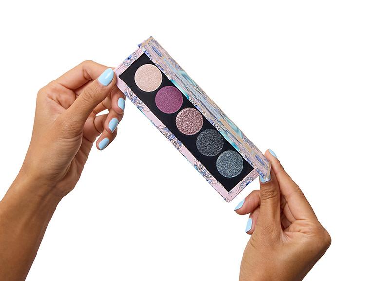 Resized Media/1124 ICONBOX Choice InHand PAT MCGRATH Palettes LUNAR NIGHTSHADE 0398