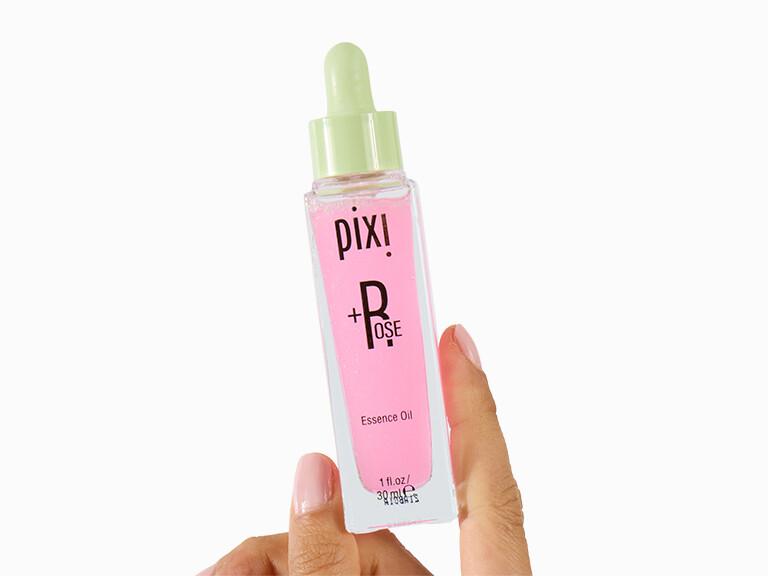 Resized Media/1125 EXTRA AO InHand PIXIBEAUTYRoseEssenceOil 1829