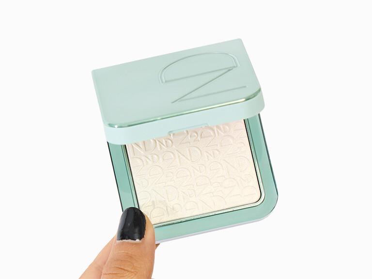 Resized Media/1125 InHands IPSYUltimate NATASHADENONAPASTELPLEXIGLOWHIGHLIGHTER 4623