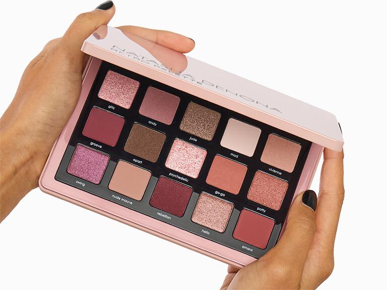 Resized Media/1125 InHands IPSYUltimate NATASHADENONARETROPALETTE 4644 INSIDE