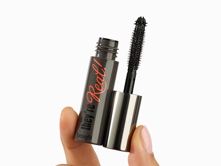 Resized Media/1125 OG AO InHand 1 BENEFITCOSMETICSThey ReReal LengtheningMascara 1387