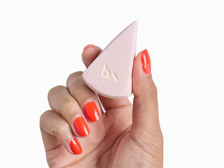 Resized Media/1224 GB Choice InHand LYSBEAUTYConfidentPrecisionMakeupSponge