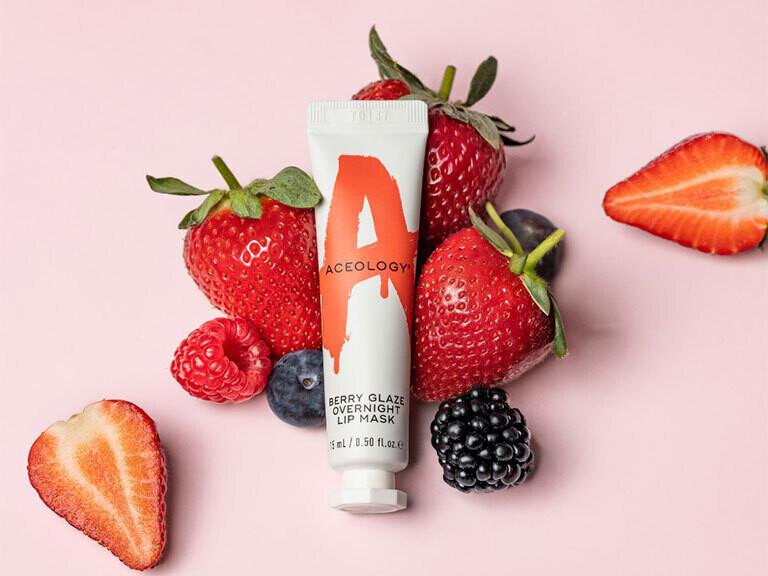 Resized Media/1ACEOLOGY BERRY GLAZE OVERNIGHT LIP MASK 15ML Editorial