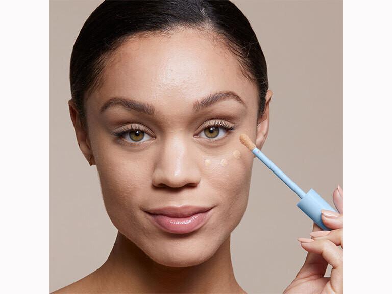 Resized Media/ALLEYOOP GAME FACE SECOND SKIN CONCEALER ALL STAR FULL Lifestyle