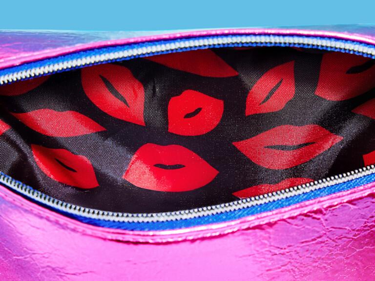 Resized Media/AUGMYSTERYBAG SAMPLESIZE DETAIL 2 3