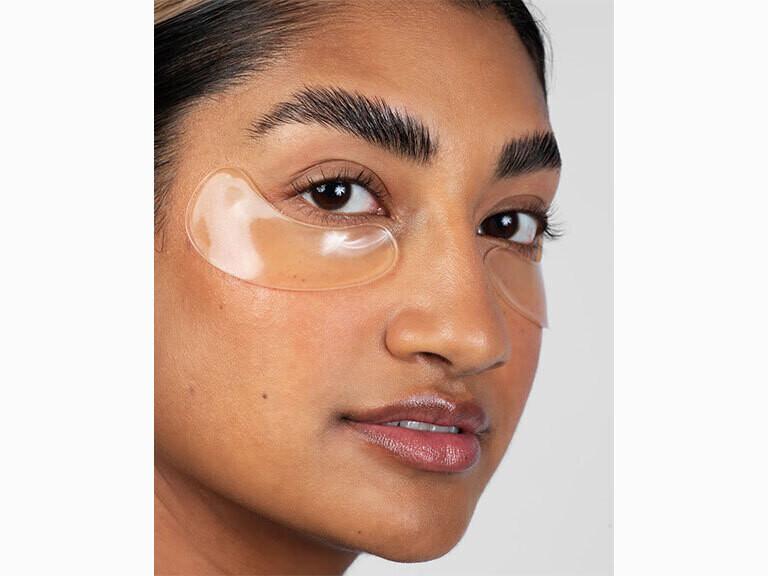 Resized Media/BORBEYC2000001 BORBOLETA COOLDOWN CALMING EYE MASKS Sample LIFESTYLE