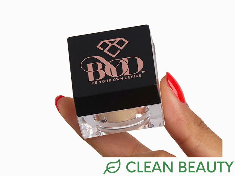 Resized Media/BYODCMP1062943 BYOD Loose Powder In Translucent In Hand 1972 1