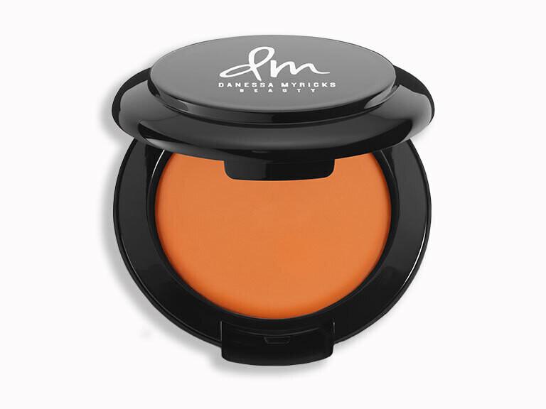 Resized Media/DANECHK1063385 DANESSAMYRICKS POWERBRONZER MEDIUM FULL 1
