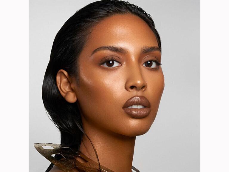 Resized Media/DANECHK1063385 DANESSAMYRICKS POWERBRONZER MEDIUM FULL 3