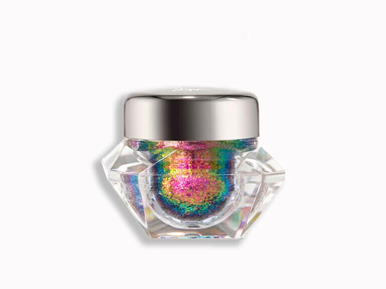 Resized Media/DANEEYE1063481 DANESSAMYRICKS CHROMEFLAKES PRIDE FULL 1