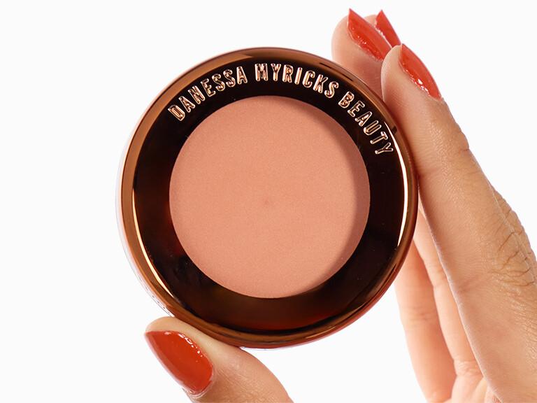 Yummy Skin Blurring Balm Powder Lowlighter