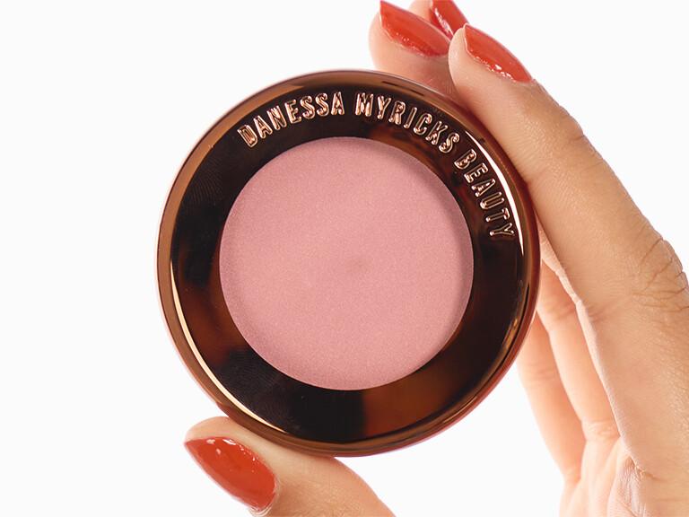Yummy Skin Blurring Balm Powder Lowlighter in Unbothered (mauve pink gold)
