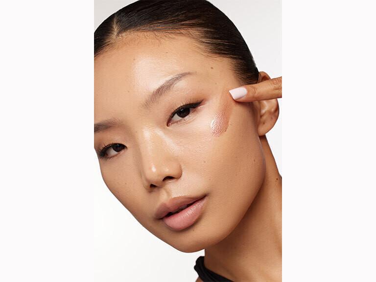 Resized Media/DANESSAMYRICKS LOVEANDLIGHTOIL FLICKER 2