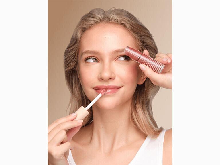 Resized Media/DIBSLIP2000002 GlossyBalm MIMS Lifestyle1