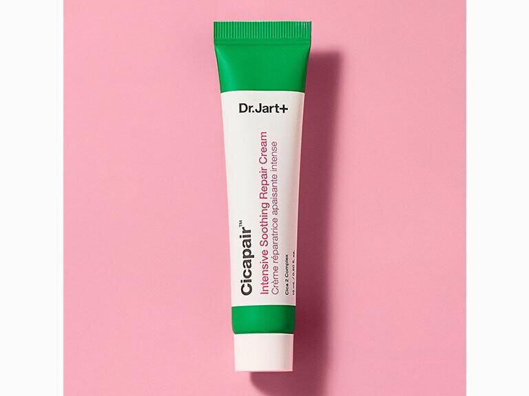 Resized Media/DRJAMST1073959 DRJART CICAPAIRCREAM SAMPLE LIFESTYLE