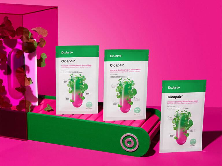 Resized Media/DRJATRT1073950 DRJART CICAPAIRMASK FULL LIFESTYLE