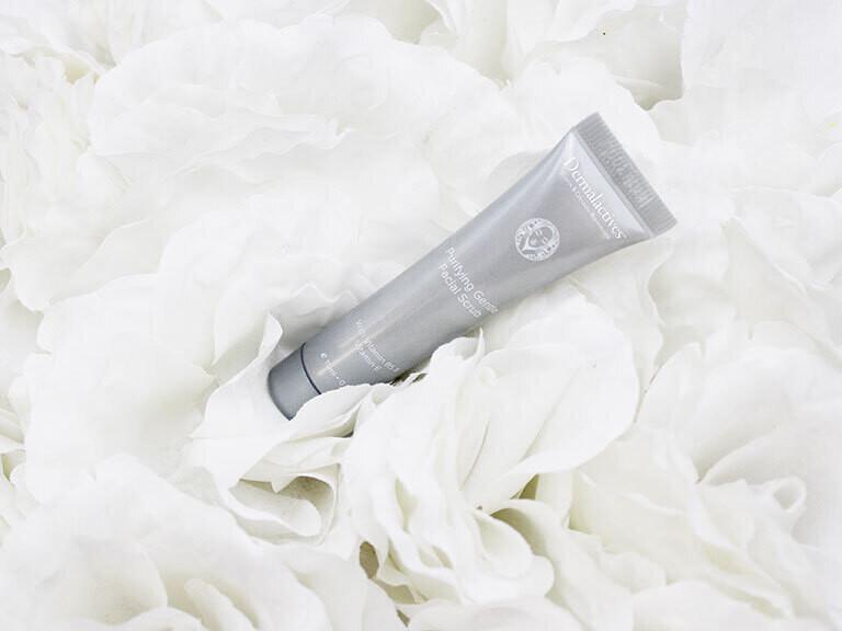 Resized Media/DRMVTRT1069506 Dermalactives PurifyingGentleFacialScrub Stylized