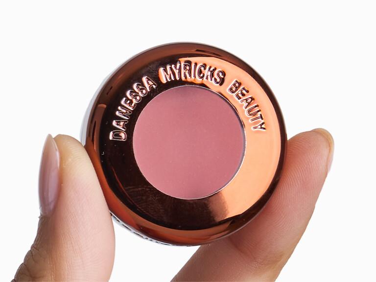 Resized Media/DanessaMyricksBeautyBlurringPowderinRosenBrunch