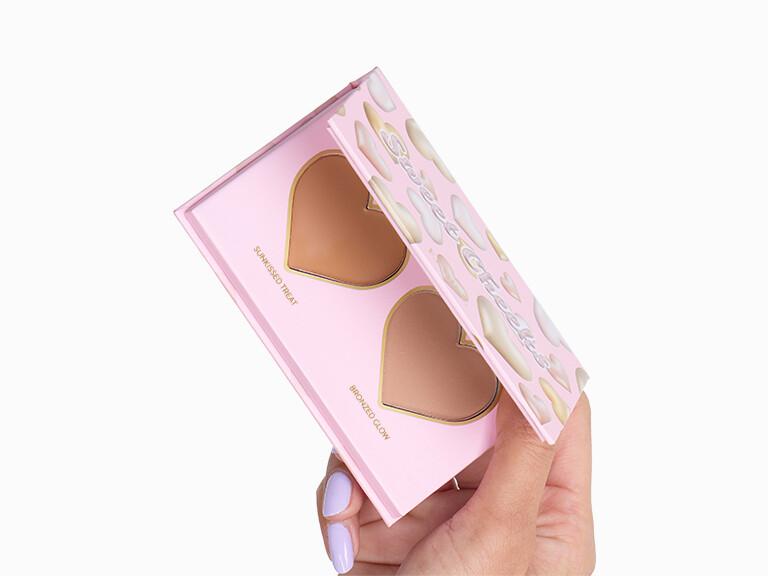 Resized Media/ELOISEBEAUTYSweetCheeksBronzingPaletteSunkissed 0427